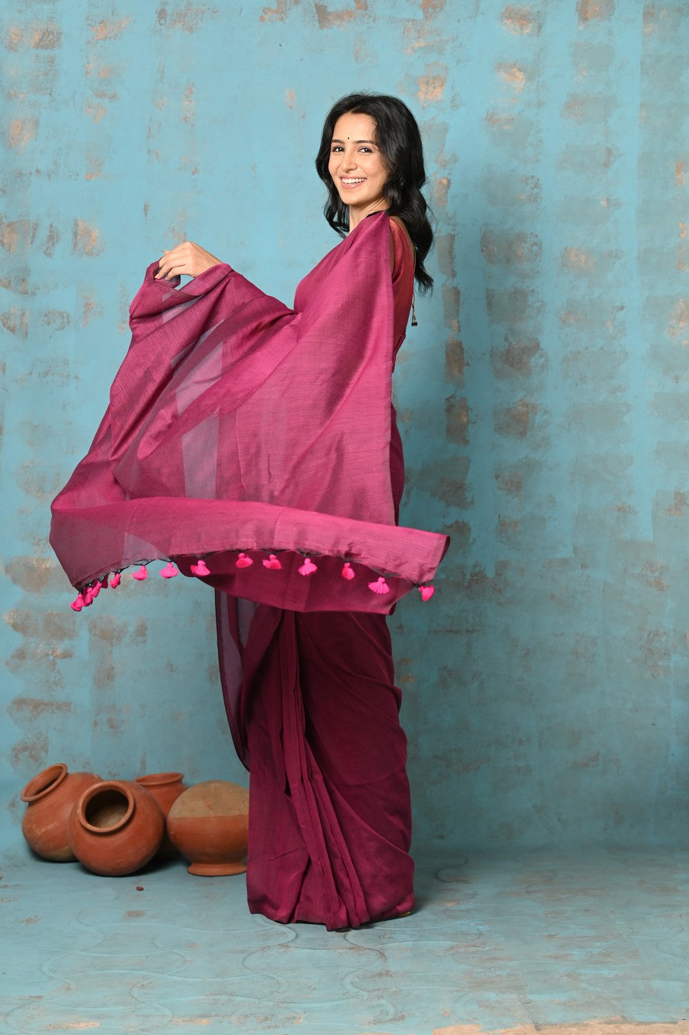 Exquisite Magenta Mulmul Cotton Handloom Woven Saree