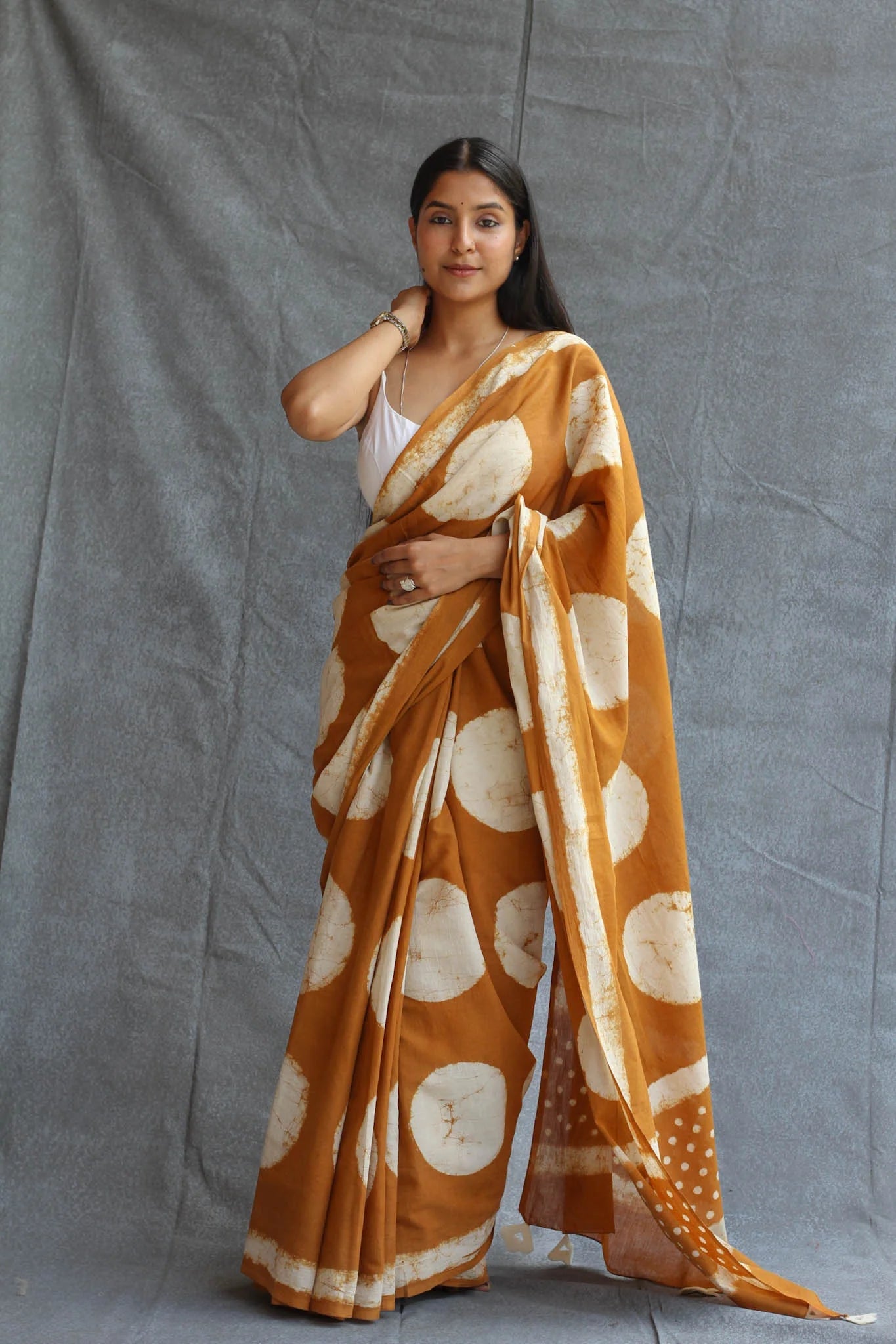 Refine Your Wardrobe with Our Elegant Brown Mulmul Cotton Saree